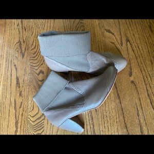 ALL BLACK taupe leather booties